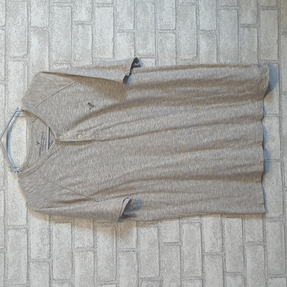 American Eagle Heathered Gray Quarter Button Legend T Large - Picture 1 of 5